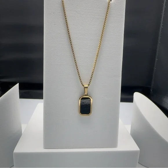 18K Gold Plated Stainless Steel Necklace Black Pendant - Picture 2 of 12